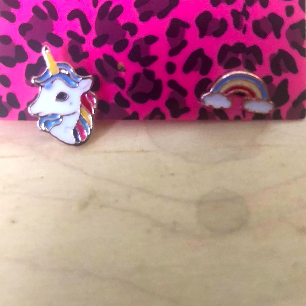 Unicorn 🦄 and rainbow 🌈 fashion pierce earrings